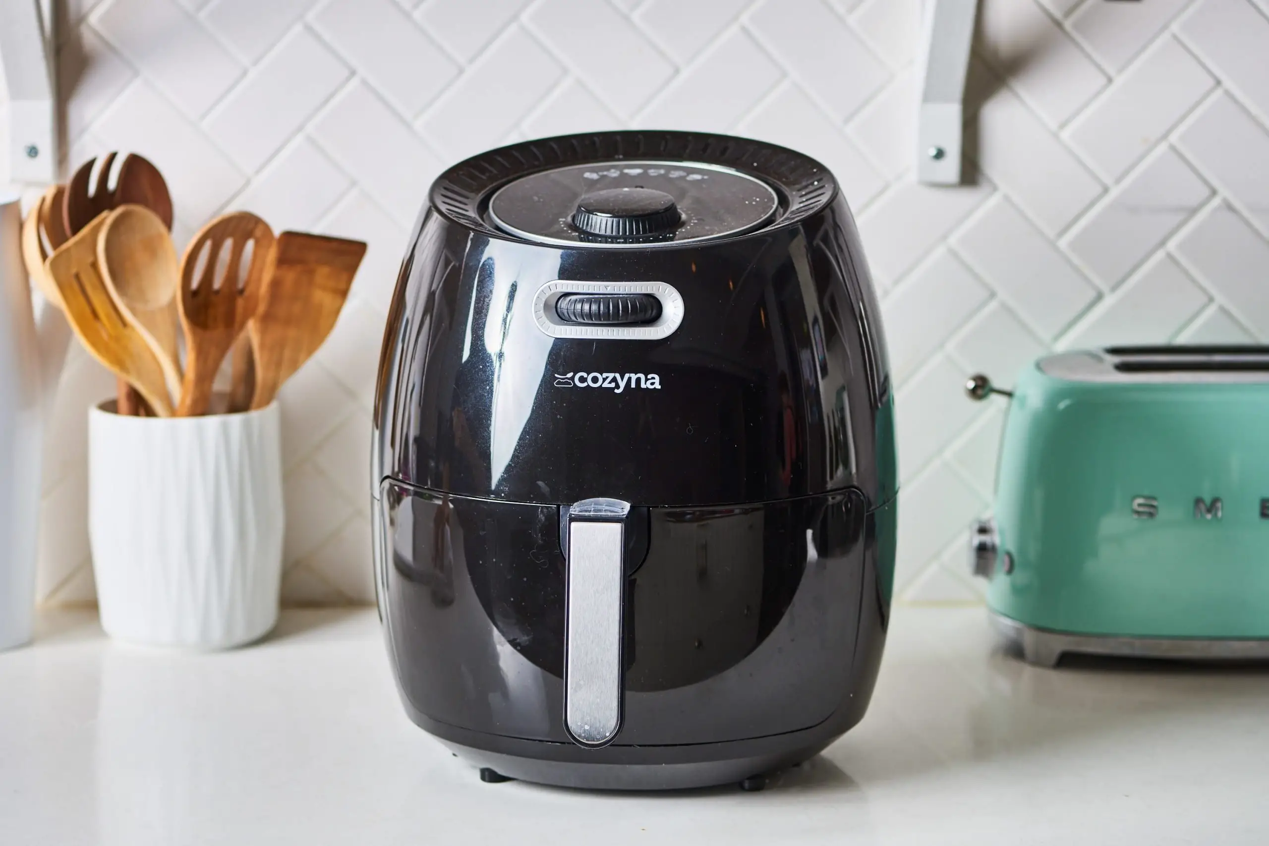 How To Clean an Air Fryer, the Easy Way